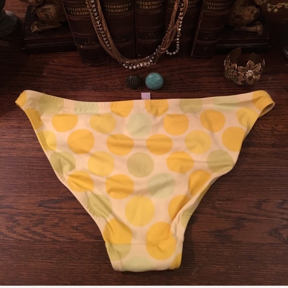 VS Bottoms - Picture 2 of 2